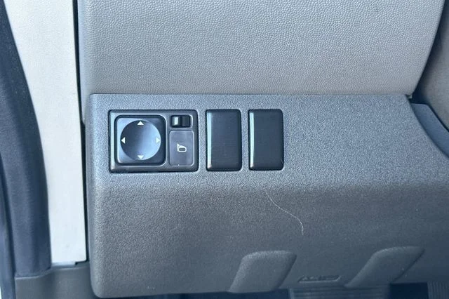 Used 2007 Avalanche Nissan S image 30