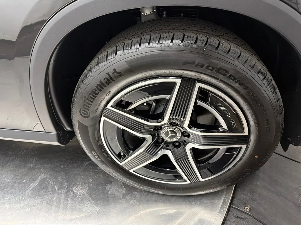 New 2027 Gray Mercedes-Benz GLC 300 image 10
