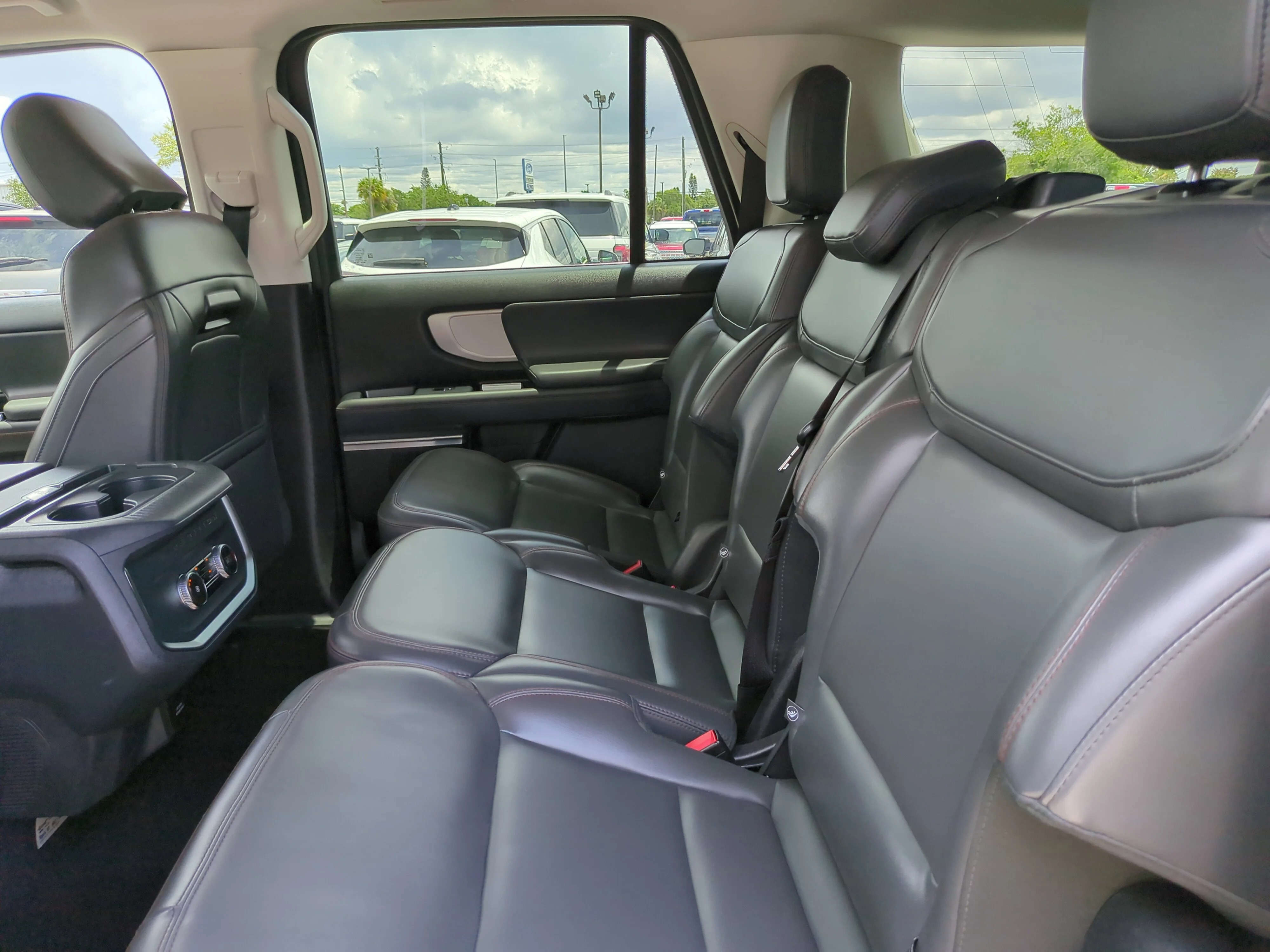 Certified Used 2025 Star White Ford Active image 22