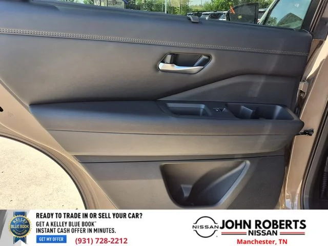 Used 2024 Beige Nissan Platinum image 12