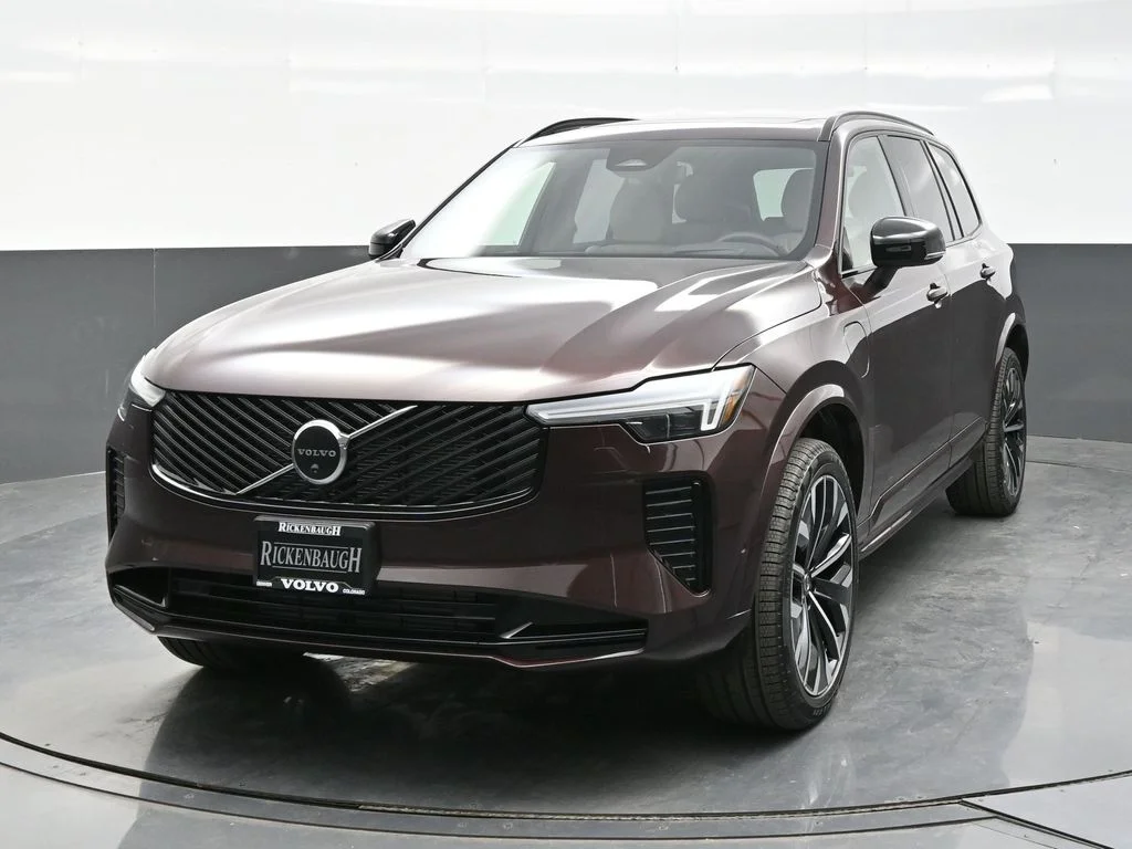 New 2026 Mulberry Red Volvo T8 Ultra image 2