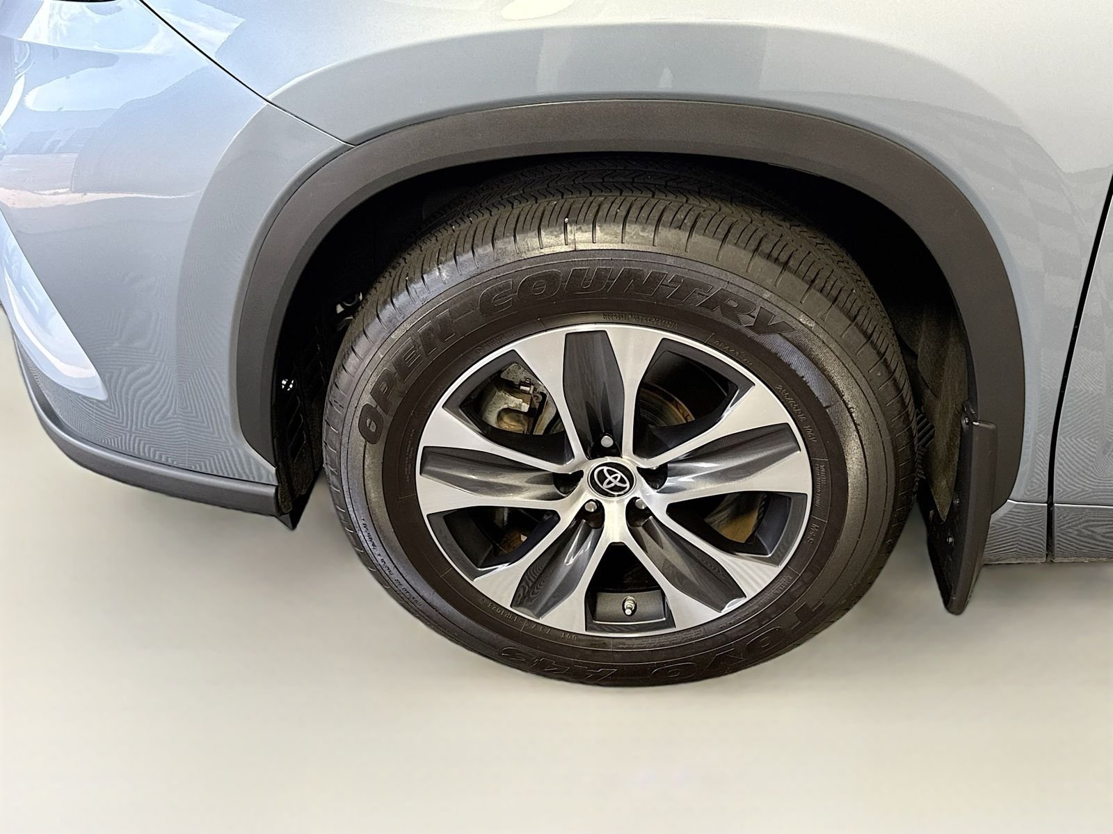 Used 2023  Toyota XLE image 6