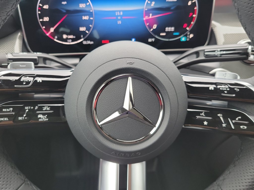 New 2027 Graphite Grey Metallic Mercedes-Benz GLC 300 image 17