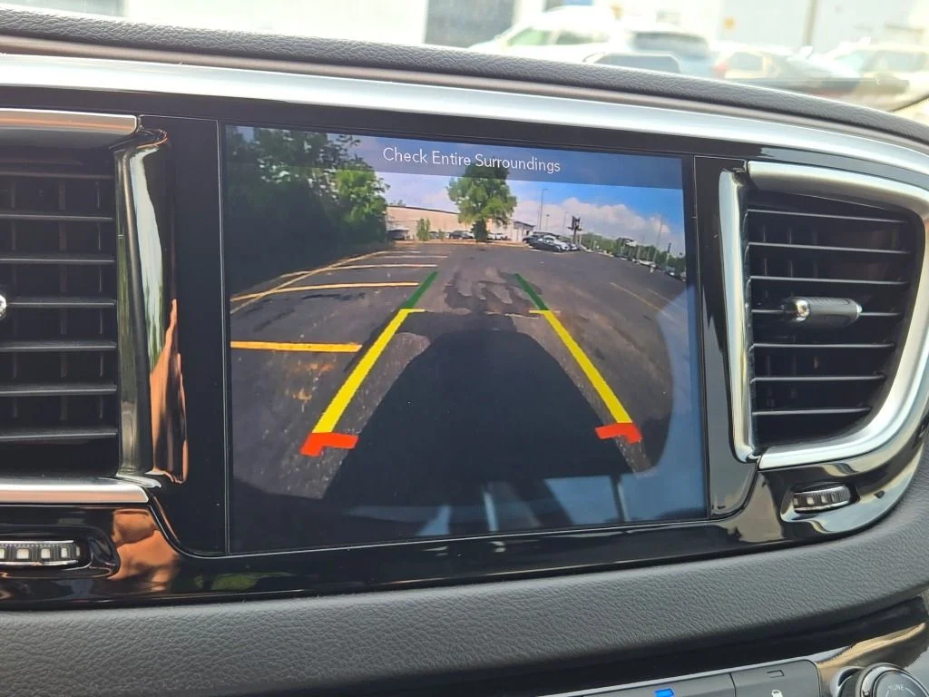 Used 2018 Gray Chrysler Touring L Plus image 29
