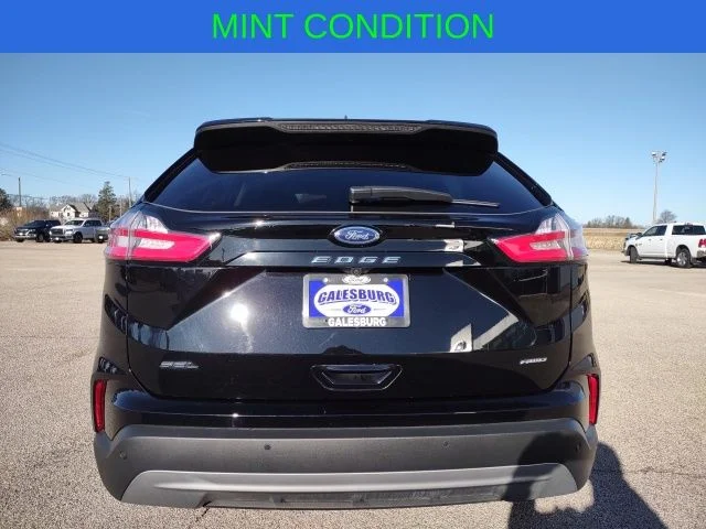 Used 2024 Black Metallic Ford SEL image 4