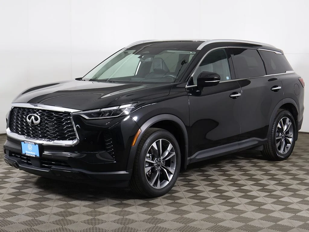 Used 2024 Mineral INFINITI LUXE image 12
