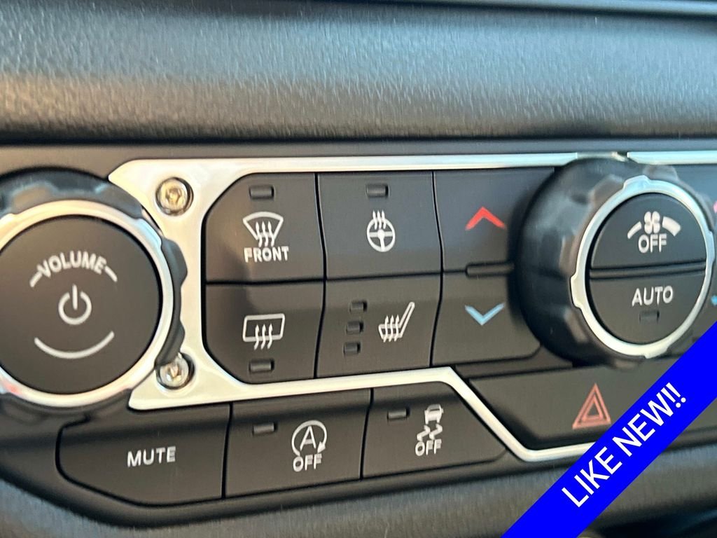 Used 2025 Red Jeep Sport S image 25