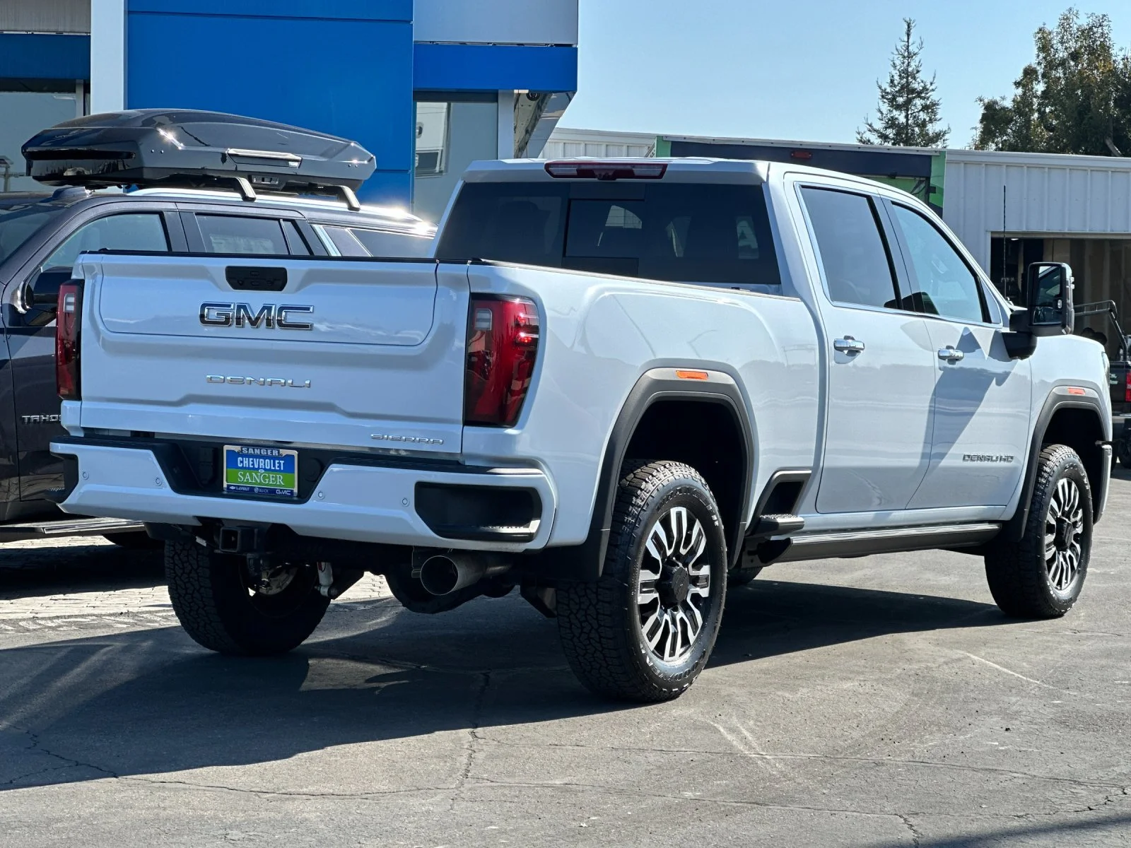New 2026 Glacier White Tricoat GMC Denali Ultimate image 4