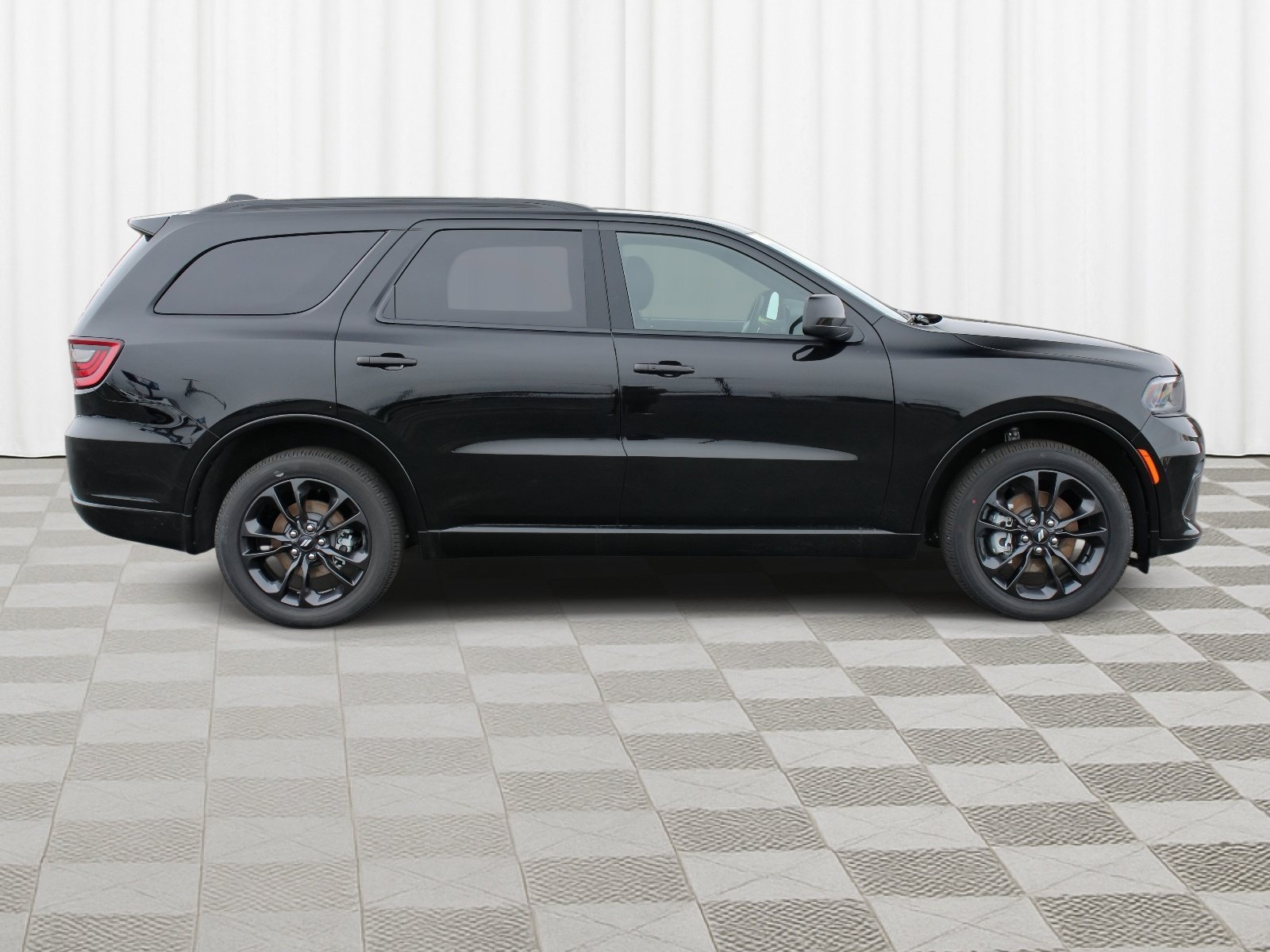 New 2026 Diamond Black Clear-Coat Exterior Paint Dodge GT image 34
