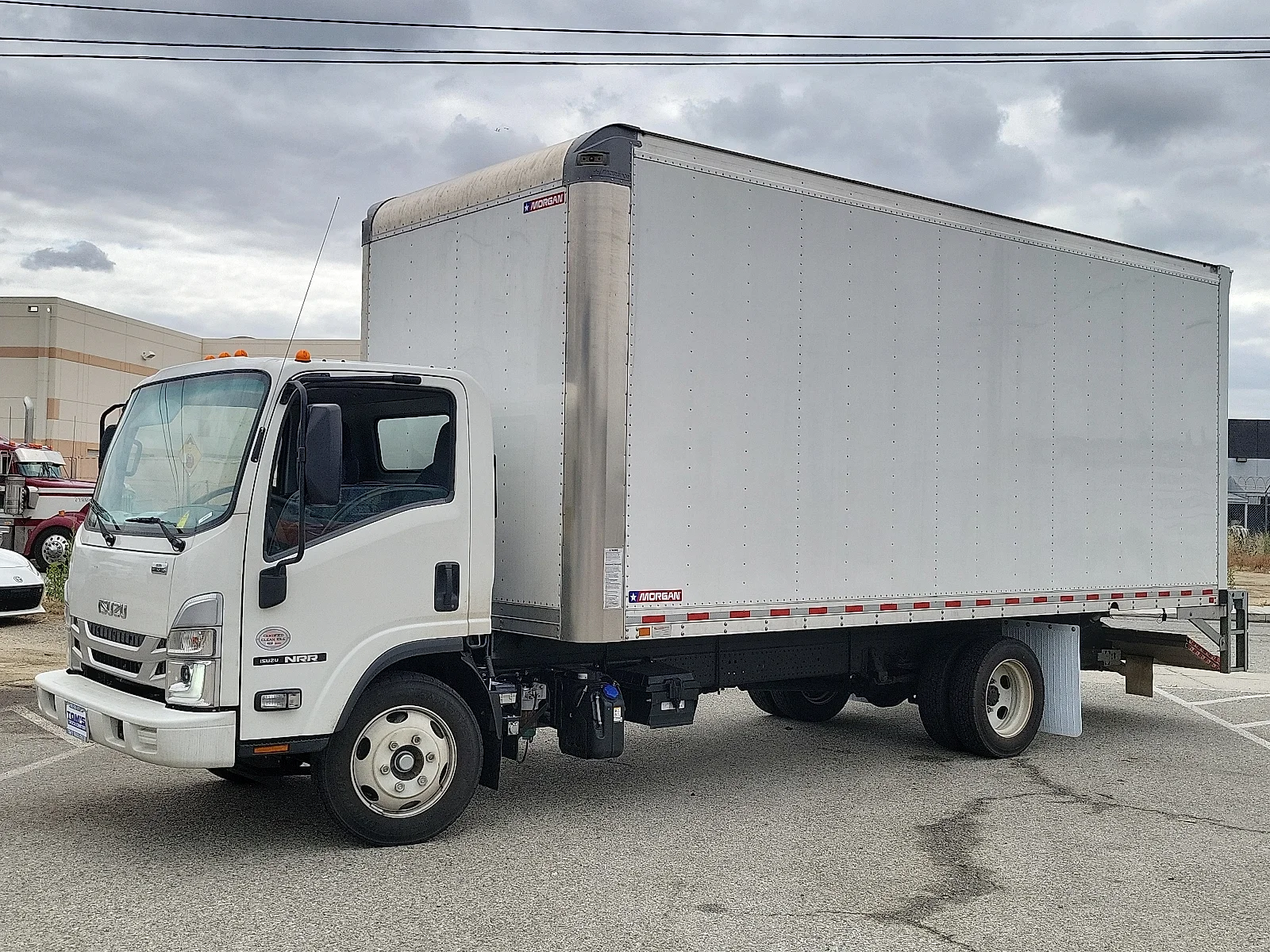 New 2024 ARCTIC WHITE ISUZU  image 7