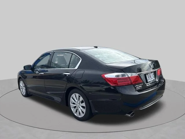 Used 2013 Black Honda EX-L image 4