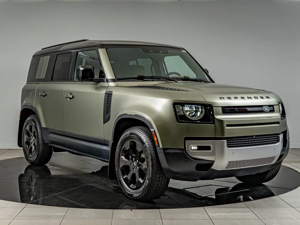 Used 2023 Pangea Green Metallic Land Rover S image 3