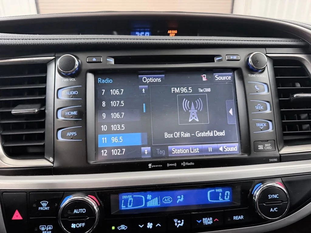 Used 2019 Black Toyota XLE image 17