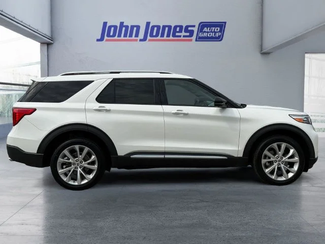 Used 2023 White Metallic Ford Platinum image 6