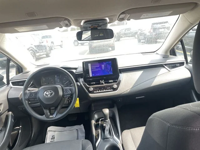 2025 Toyota Corolla LE - Photo 38