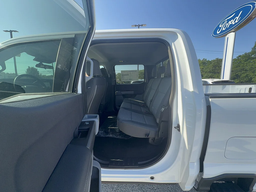 New 2026 Oxford White Ford XL image 19