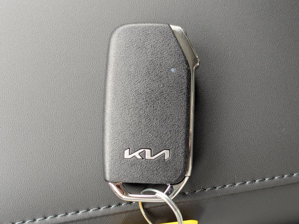 2025 Kia Niro EX - Photo 31