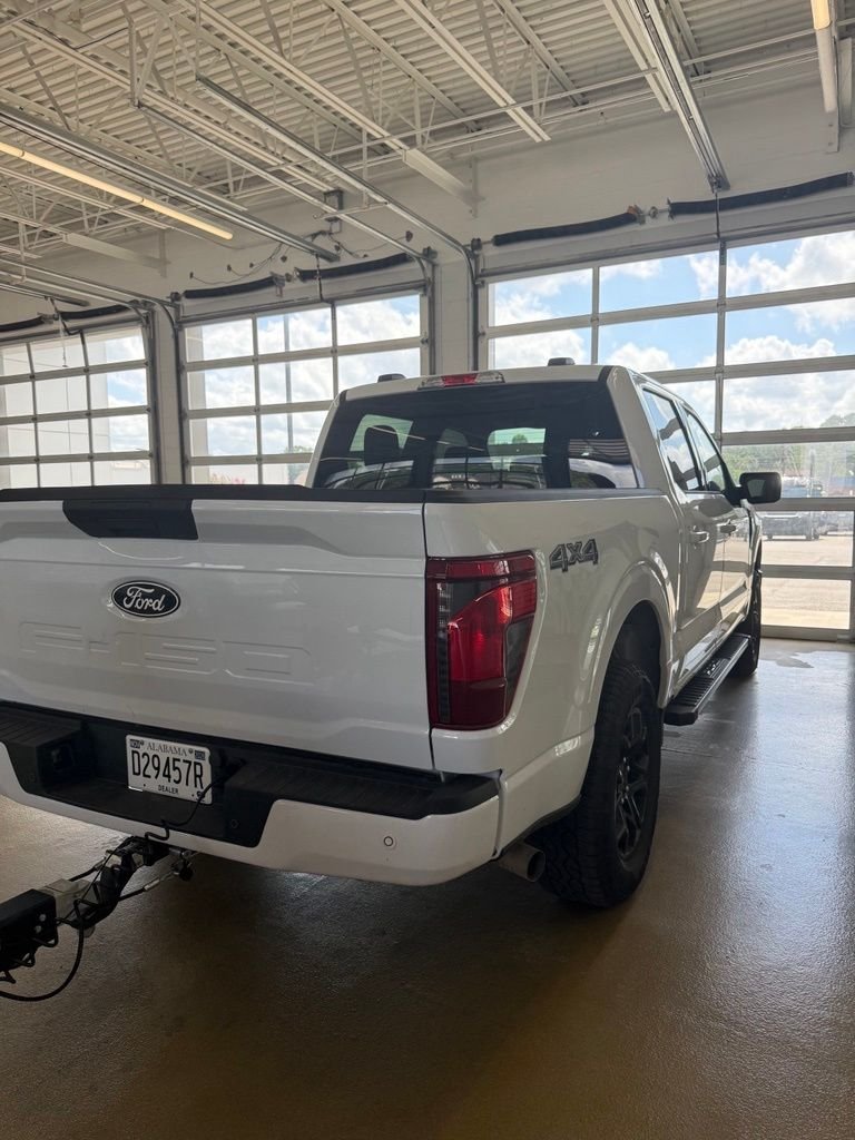 Used 2025 Oxford White Ford XLT image 3
