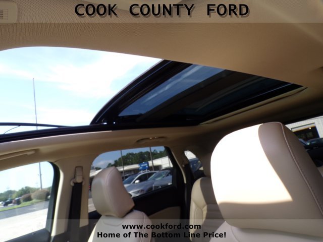 Used 2024 Star White Ford SEL image 7
