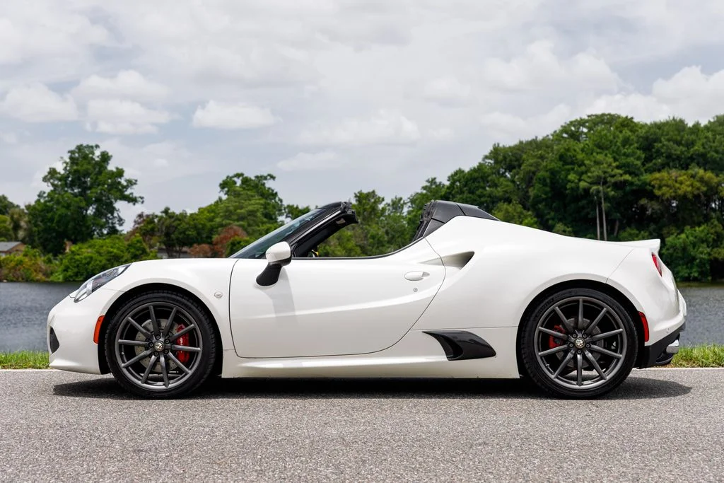 Used 2016 White Alfa Romeo Base image 6