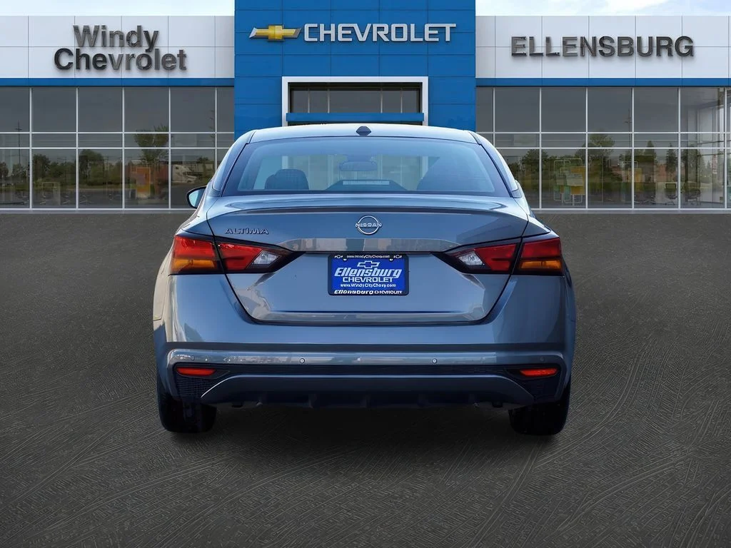 2025 Nissan Altima SV - Photo 6