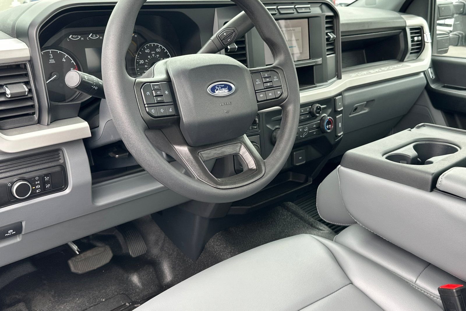 2024 Ford F-550 Super Duty Chassis Cab XL - Photo 8