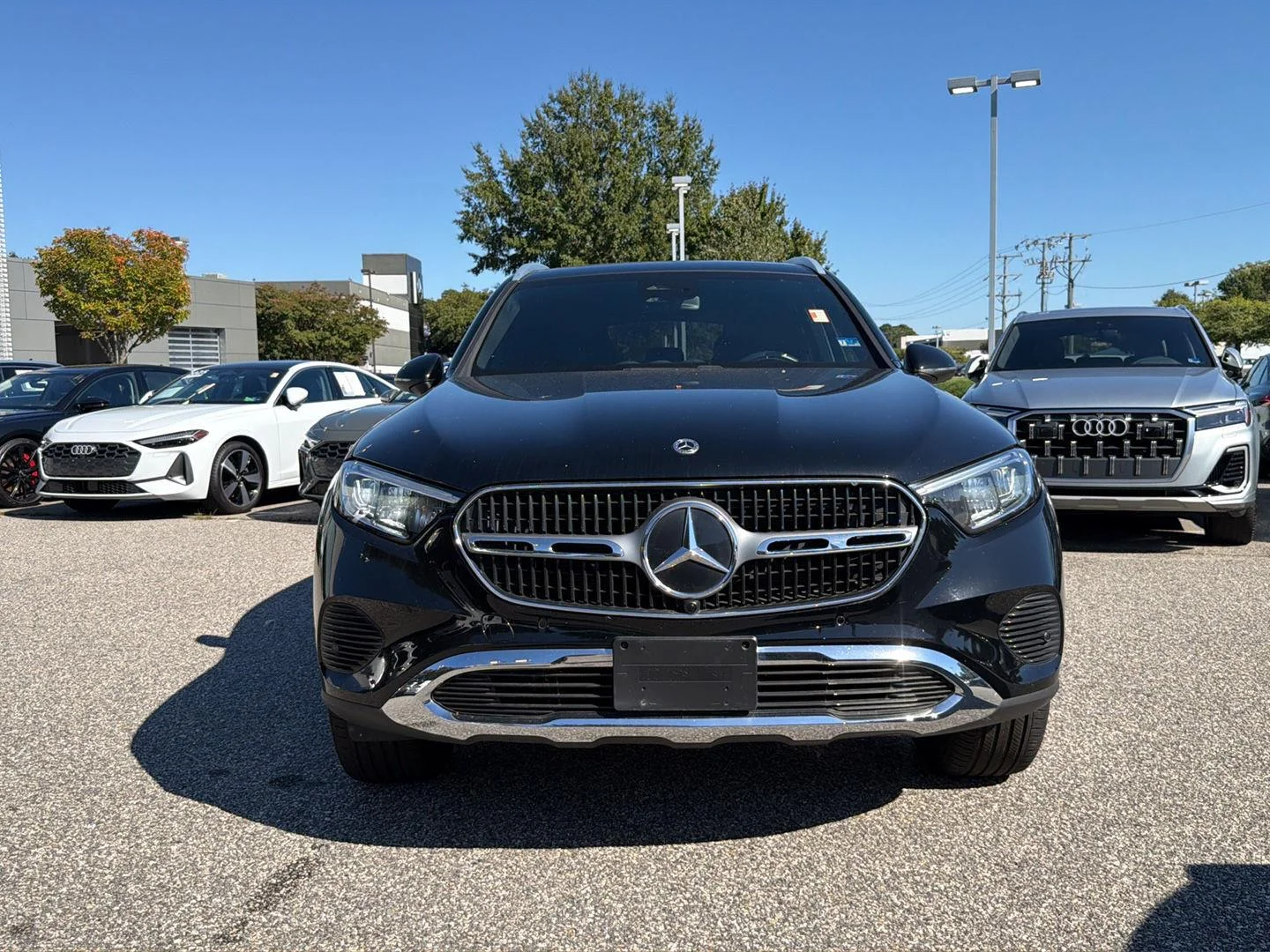 Used 2025 Black Mercedes-Benz GLC 300 image 4