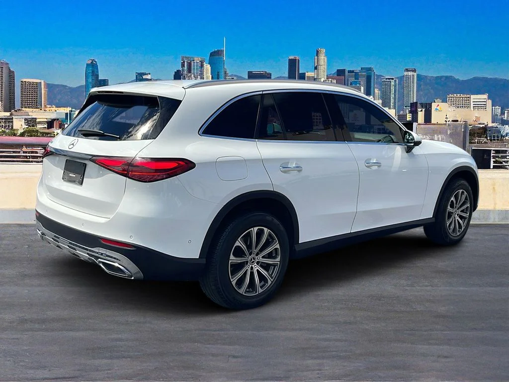 Used 2024 White Mercedes-Benz GLC 300 image 4