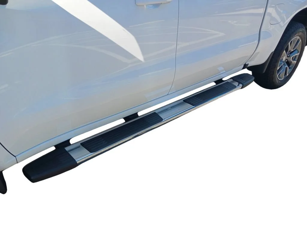 Used 2025 Summit White Chevrolet RST image 8