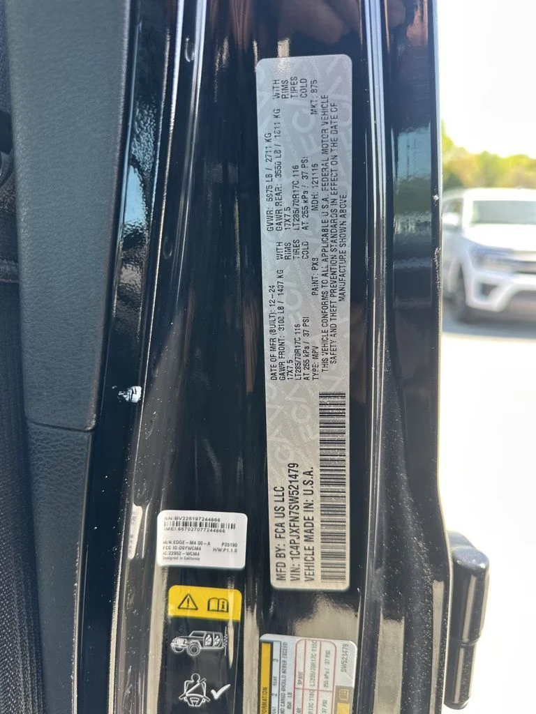 Used 2025 Black Jeep Rubicon image 33