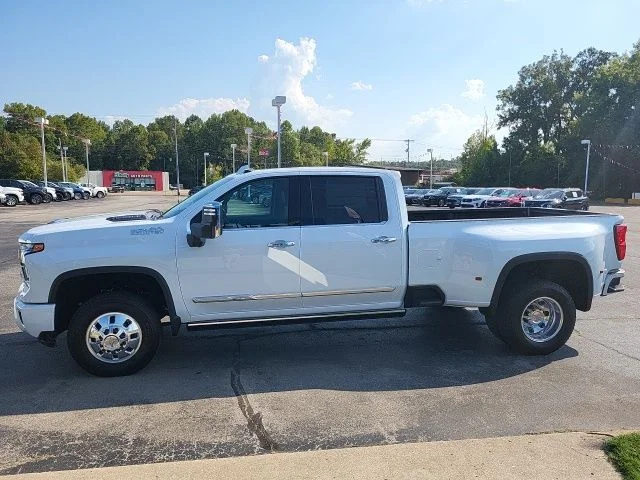 New 2026 White Chevrolet High Country image 10