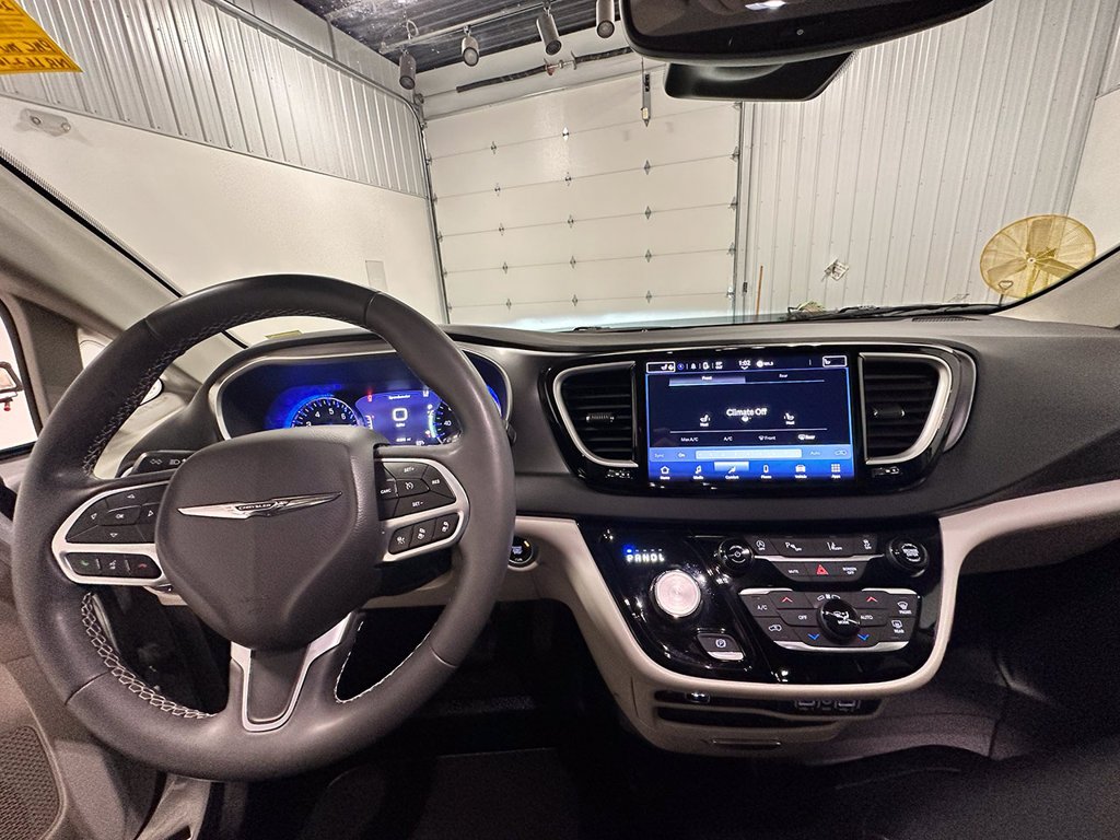 Used 2022 White Chrysler Wheelchair Accessible-Touring L image 44
