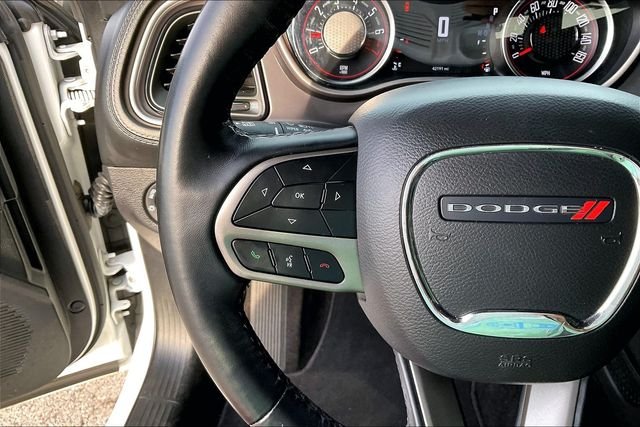 Used 2022 White Dodge SXT image 16