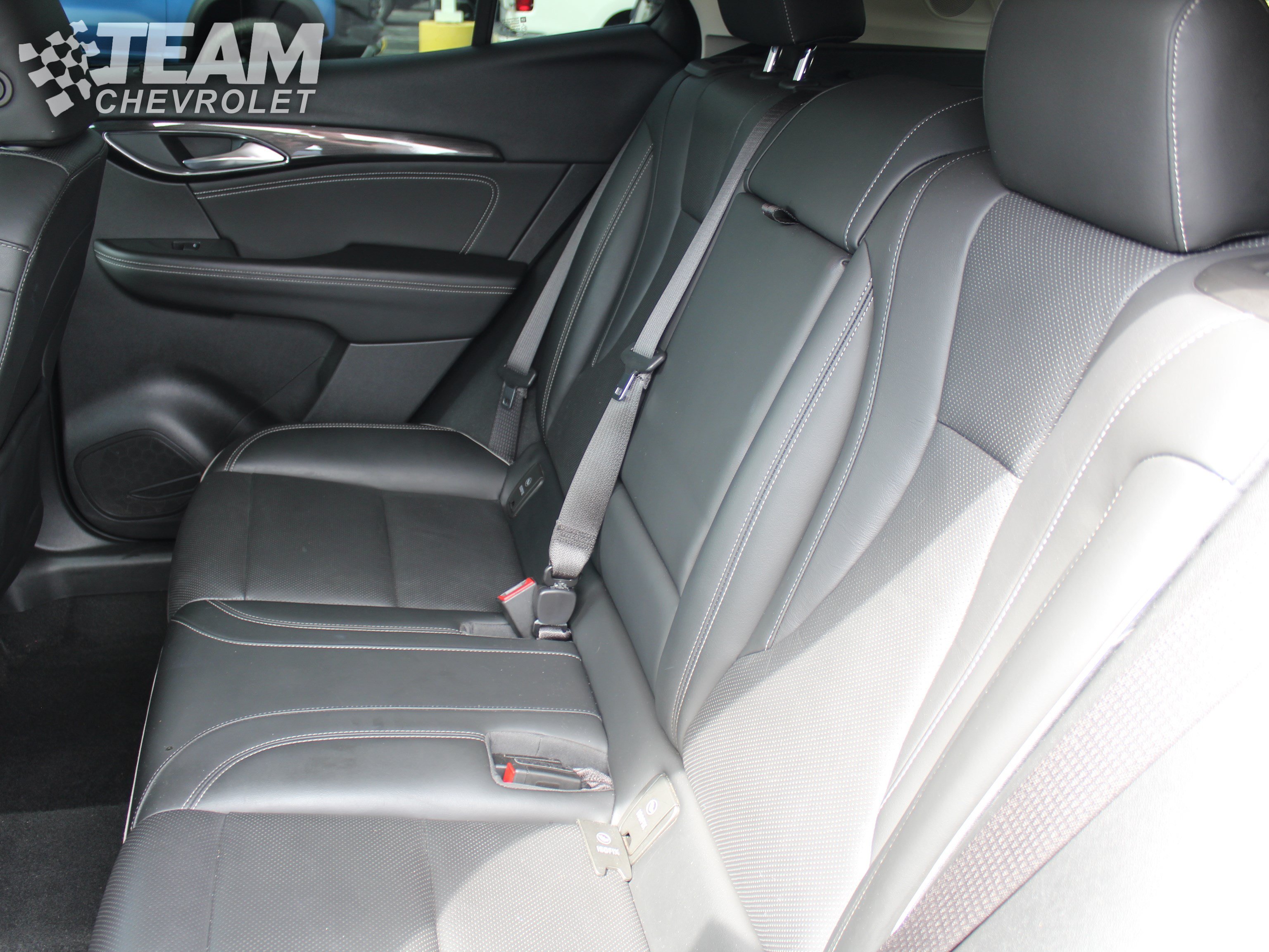 Used 2022 SAPPHIRE METALLIC Buick Essence image 23