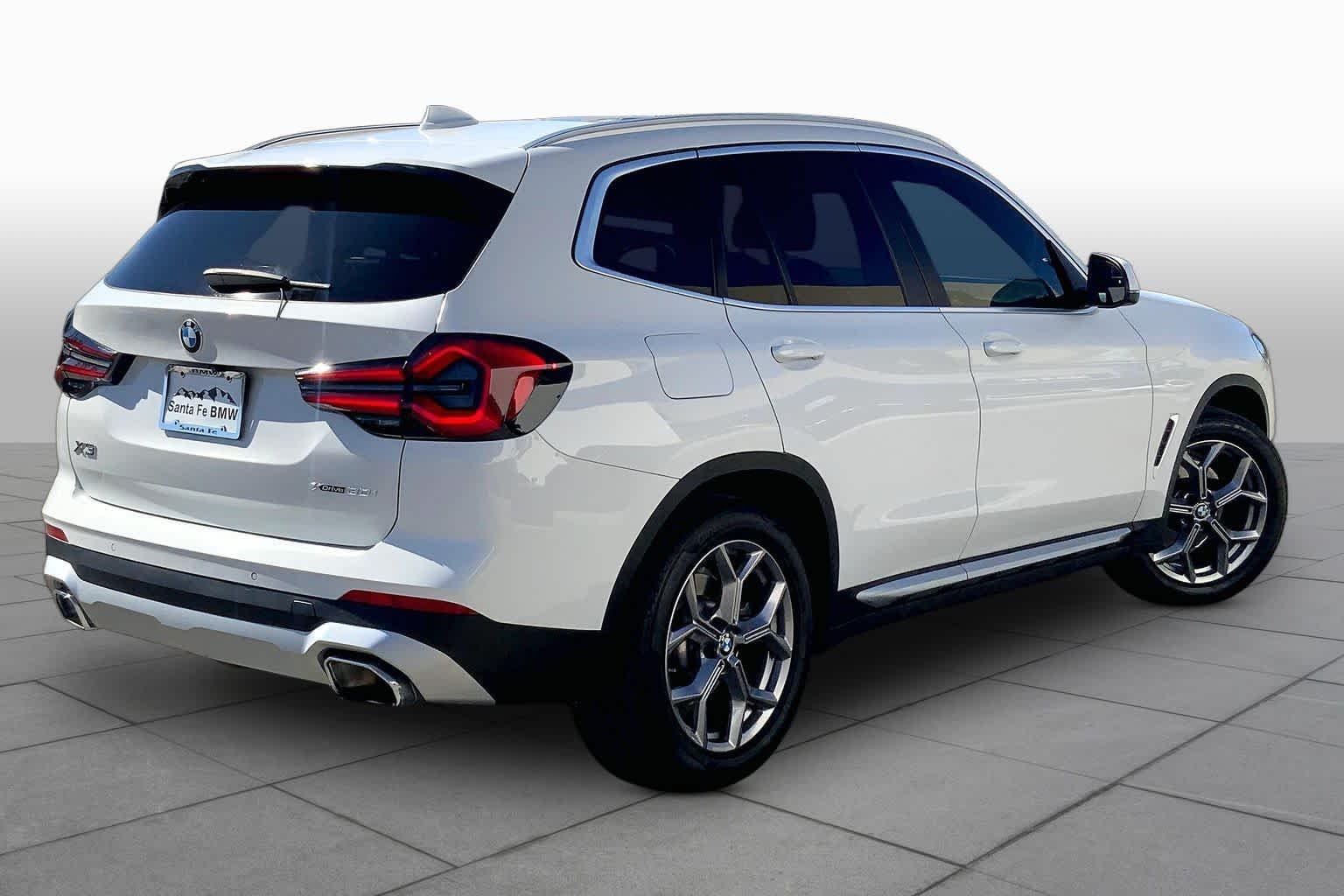 Used 2024 Alpine White BMW xDrive30i image 12