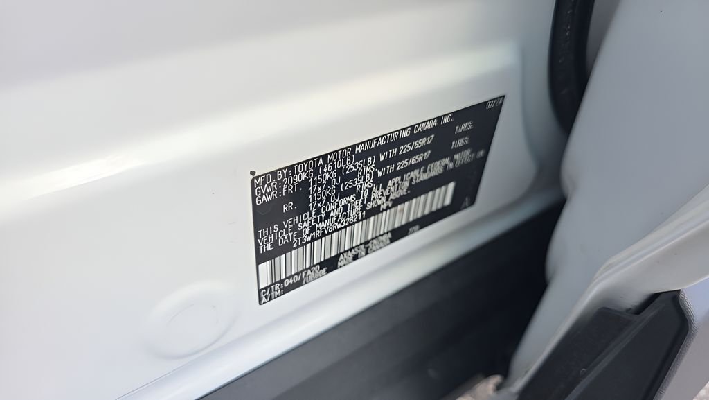 Used 2024 White Toyota XLE image 28