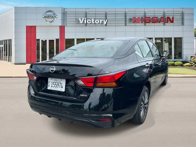 Used 2025 Black Nissan 2.5 SV image 2