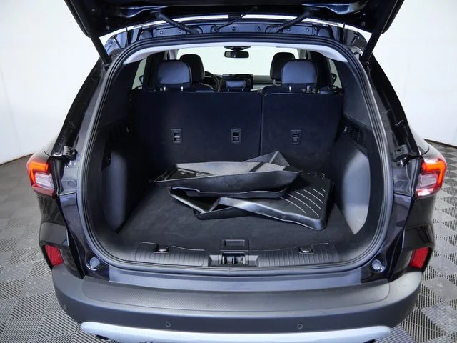 Used 2023 Black Ford Platinum image 10