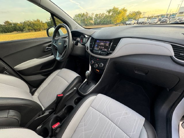 Used 2020 SUMMIT WHITE Chevrolet LT image 32
