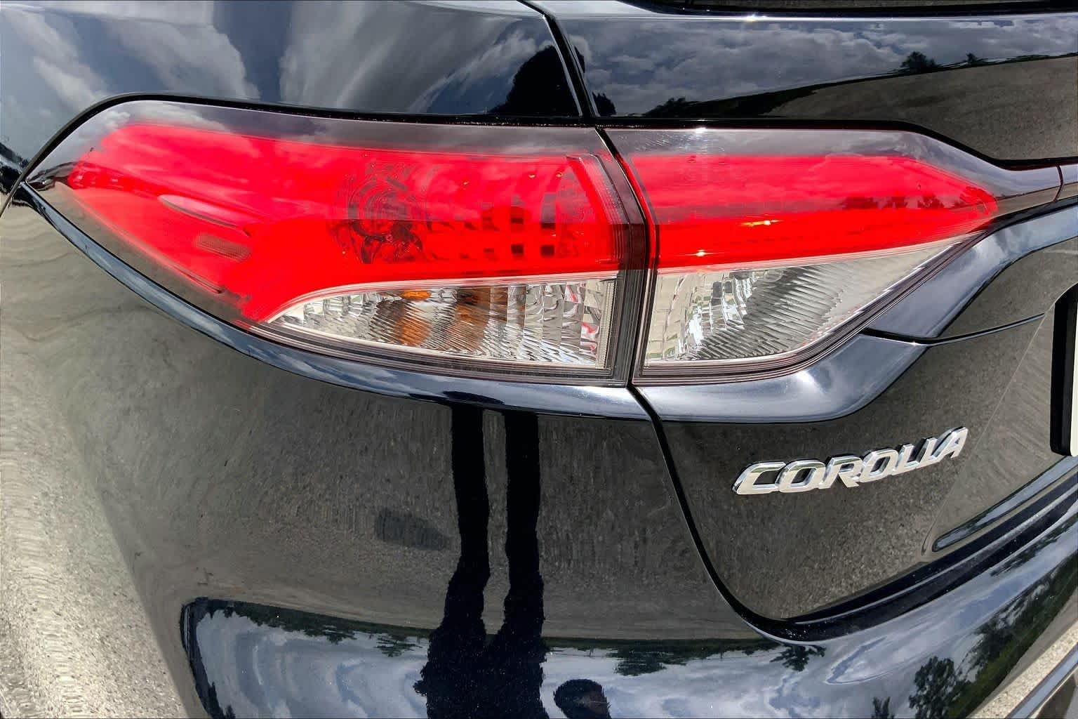 Used 2024 Midnight Black Metallic Toyota SE image 28