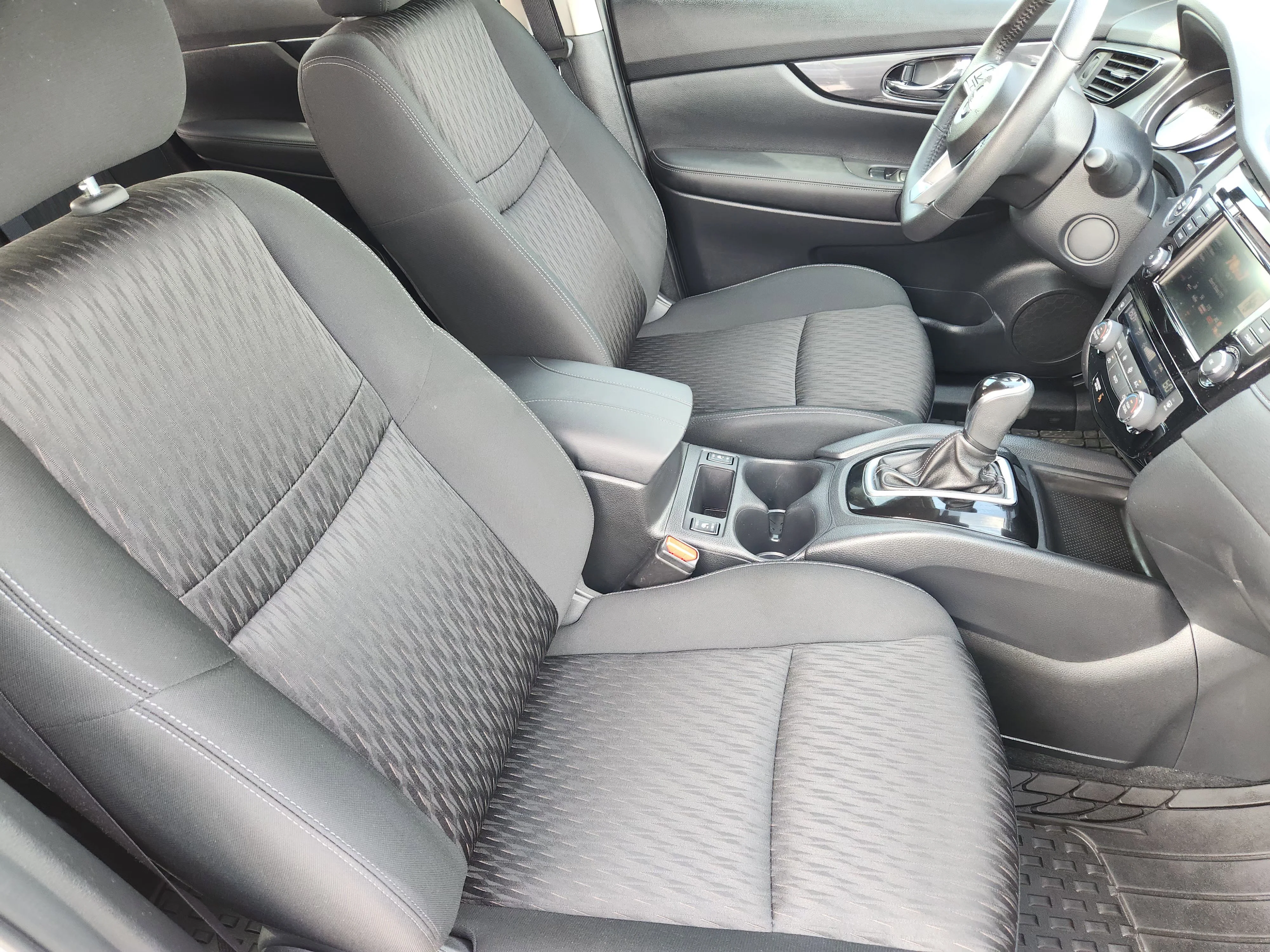 Used 2019 Brilliant Silver Metallic Nissan SV image 14