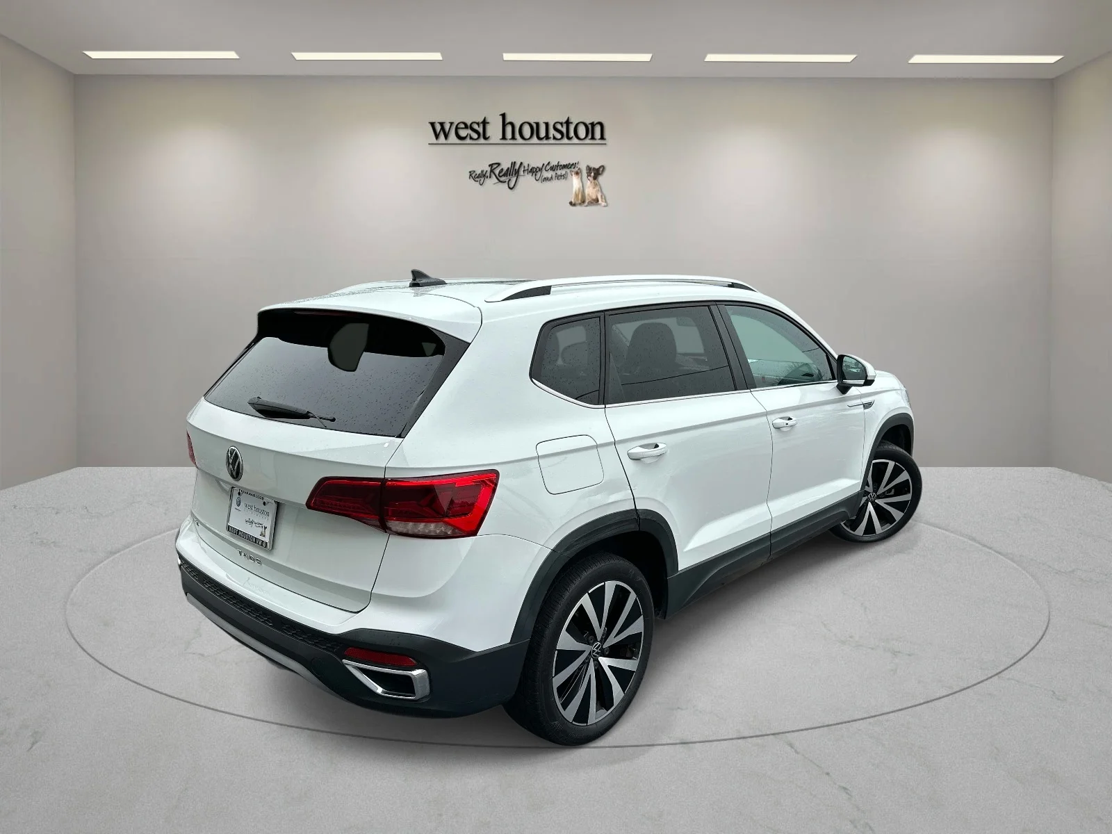 Used 2022 White Volkswagen SE image 5