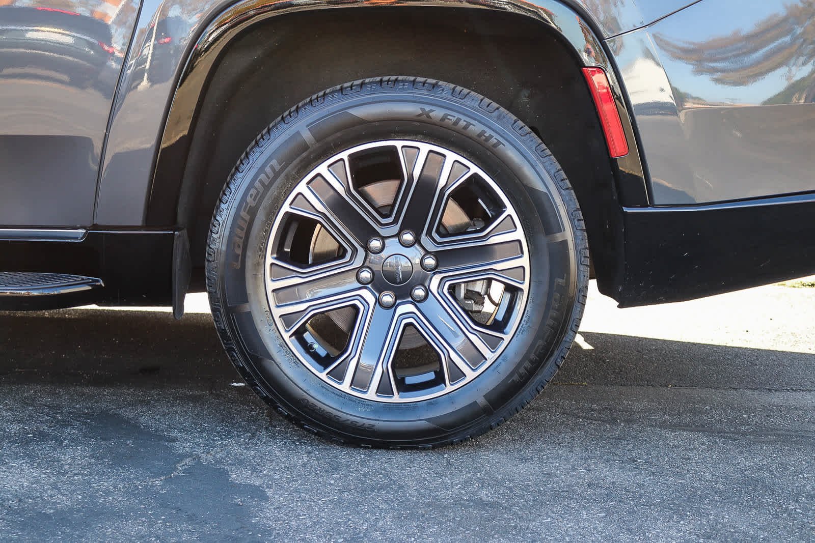 Used 2024 Baltic Gray Metallic Clearcoat Jeep Series II image 10