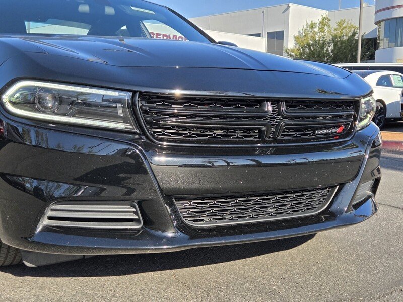 Used 2023 Black Dodge SXT image 9