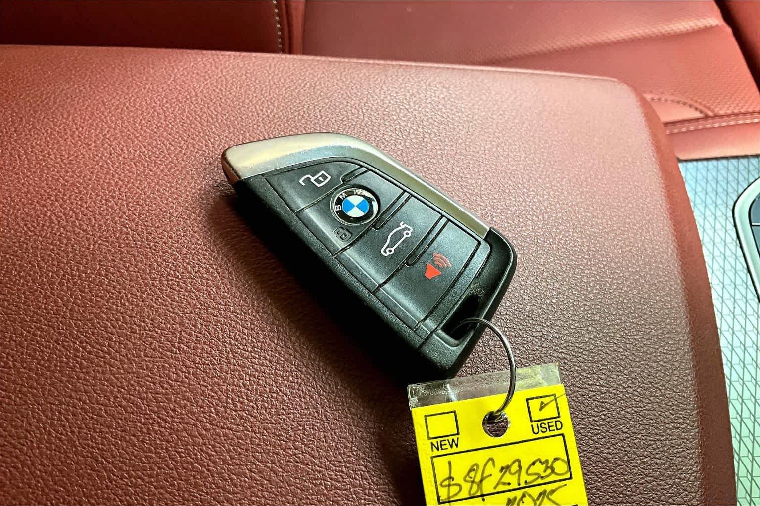Used 2025 Mineral White Metallic BMW 330i image 14