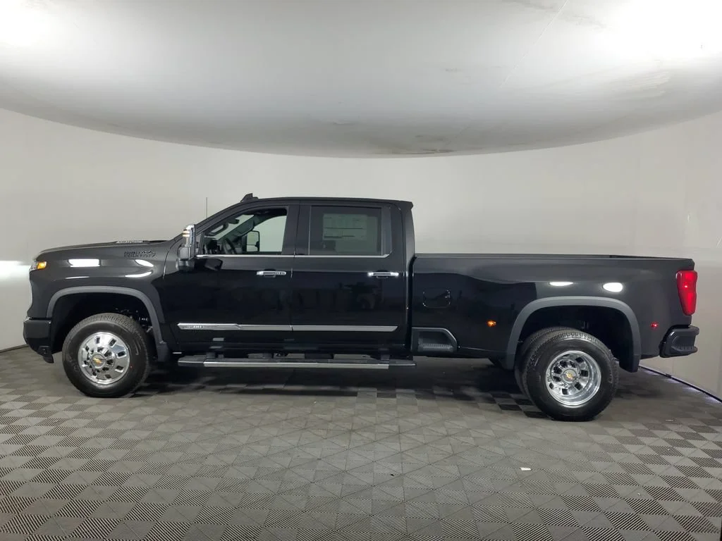 2026 Chevrolet Silverado 3500 HD High Country - Photo 7