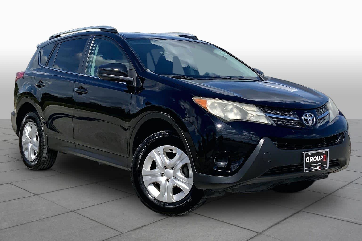 Used 2015 Black Toyota LE image 3