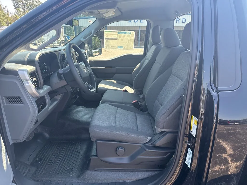 2026 Ford F-350 Super Duty XL - Photo 6