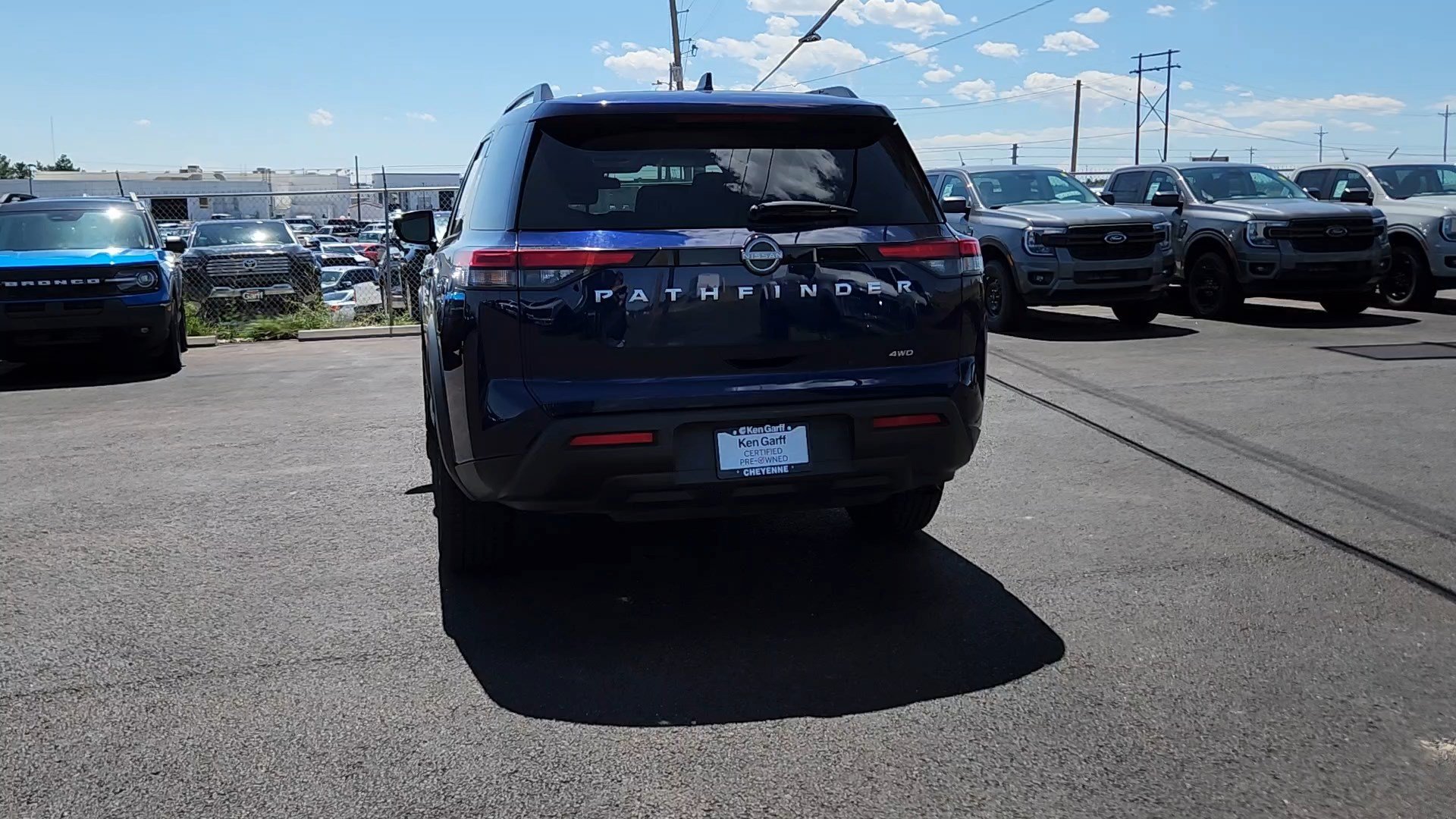 Used 2025 Deep Ocean Blue Pearl Nissan SV image 3