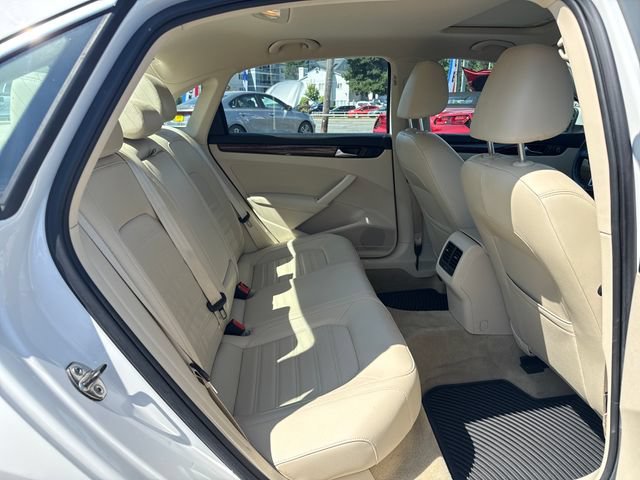 Used 2013 Candy White Volkswagen SEL image 10